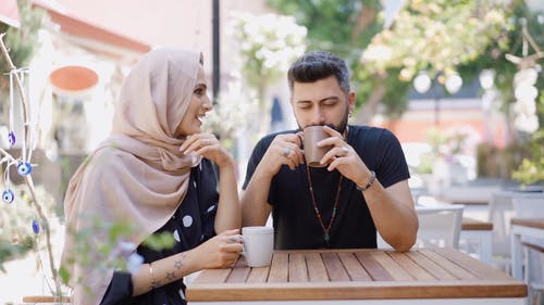 有关一对, 一起, 乱放电的免费素材视频