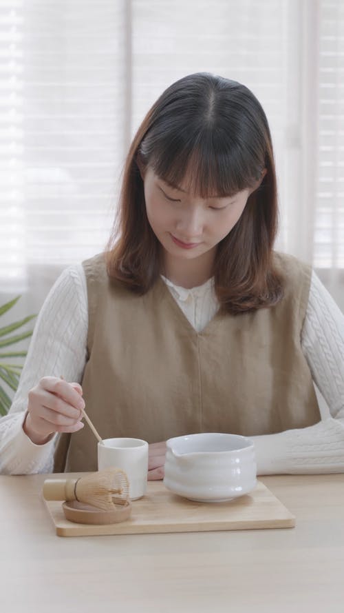 有关圆球状, 垂直视频, 室内的免费素材视频