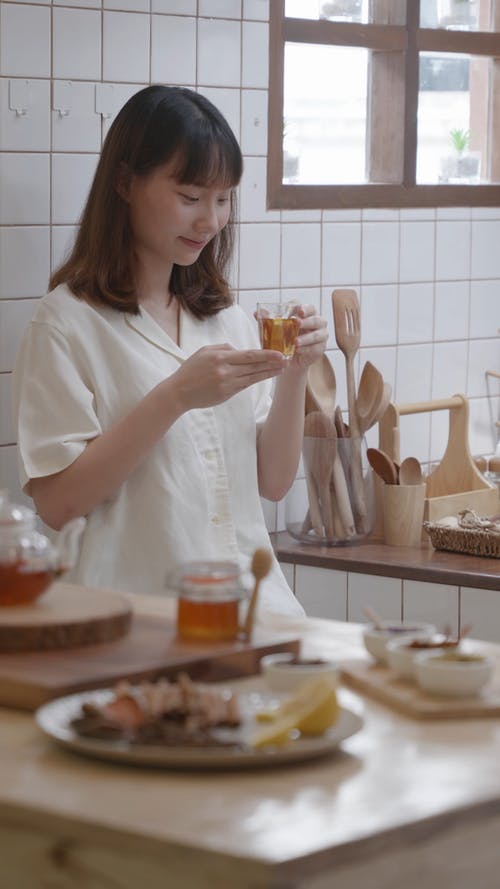 有关健康, 喝, 垂直视频的免费素材视频