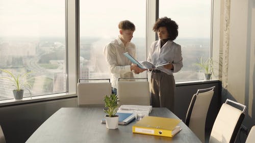 有关＃室内, 乐天派, 人的免费素材视频