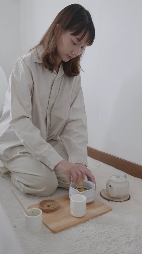 有关人, 垂直视频, 室内的免费素材视频