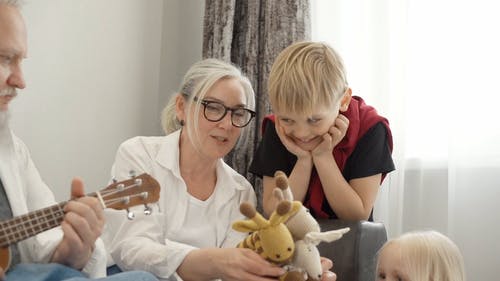 有关一起, 东西玩具, 人的免费素材视频