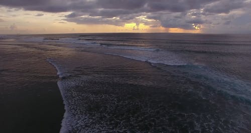 有关天空, 水体, 波浪崩溃的免费素材视频