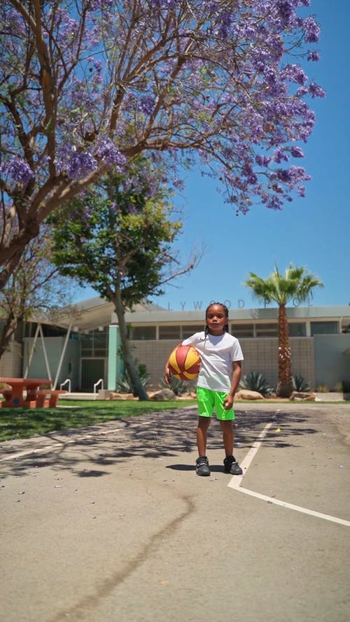 有关儿童, 垂直视频, 娱乐的免费素材视频