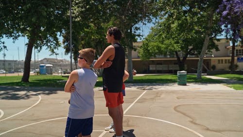 有关主动穿着, 儿童, 多风的免费素材视频