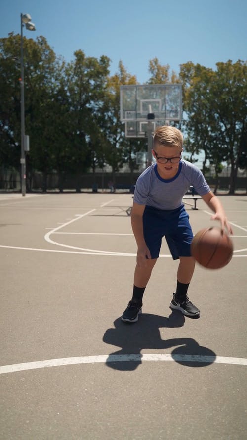 有关体力活动, 垂直视频, 年轻的免费素材视频