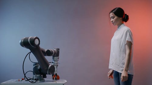 有关发髻, 女人, 室内的免费素材视频