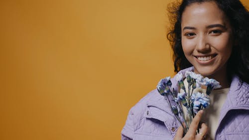 有关卷发, 多风, 夹克的免费素材视频