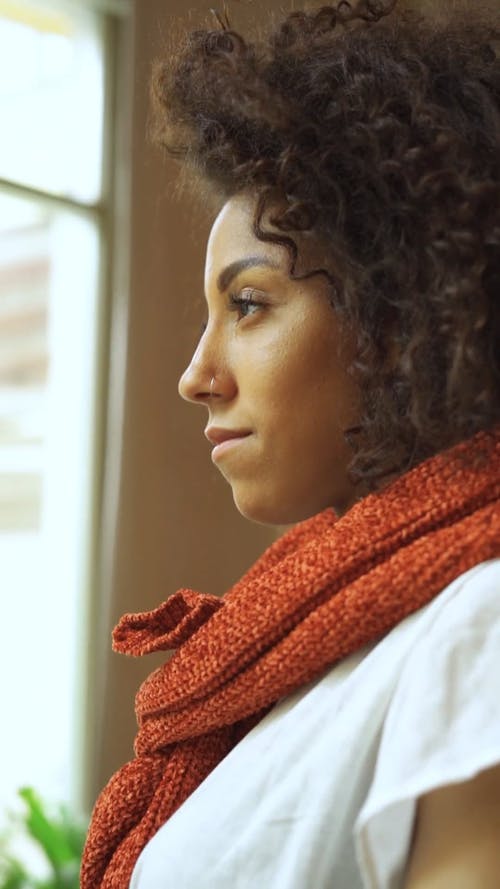 有关人, 围巾, 垂直视频的免费素材视频