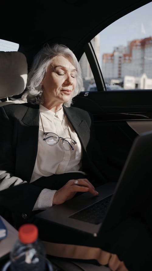 有关垂直视频, 女人, 工作的免费素材视频