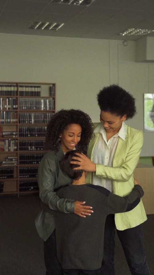 有关一对, 一起, 图书的免费素材视频