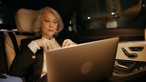 有关商务车, 女人, 女商人的免费素材视频