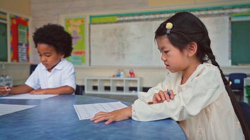 有关女人, 学生们, 室内的免费素材视频