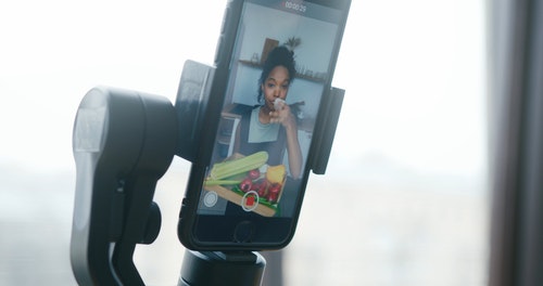 有关人,女人,手机的免费素材视频