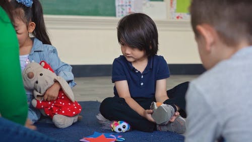 有关＃室内, 儿童, 全景的免费素材视频