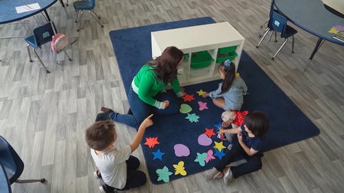 有关切口, 在地上, 坐的免费素材视频