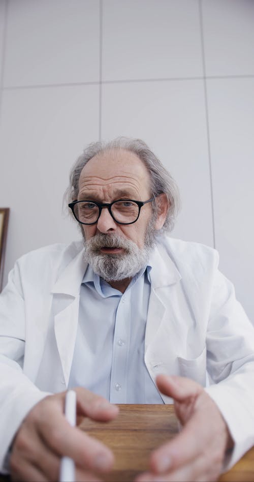 有关在线咨询, 垂直视频, 室内的免费素材视频