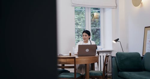 有关医疗保健专业人员, 在线咨询, 女人的免费素材视频