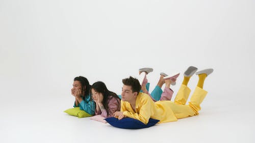 有关一起, 俯卧位, 全景的免费素材视频