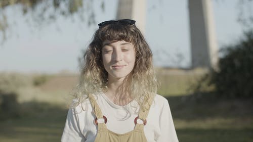 有关墨镜, 夏天, 多风的免费素材视频