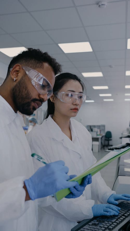 有关个人保护设备, 人, 分析的免费素材视频