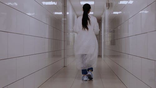 有关个人保护设备, 后视图, 女人的免费素材视频