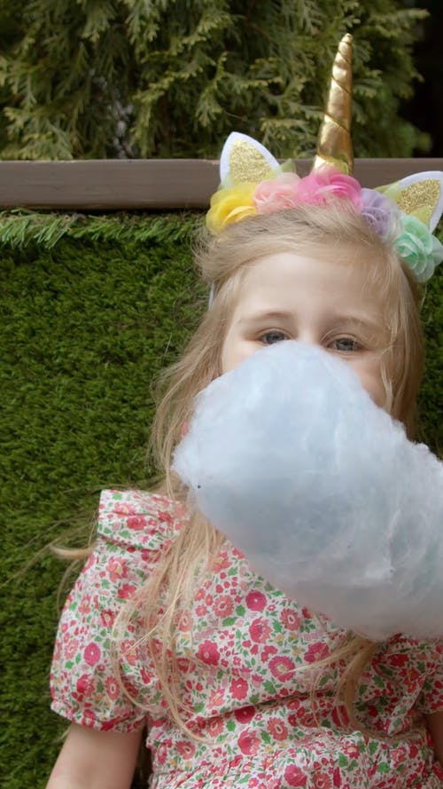 有关伸出舌头, 儿童, 可爱的免费素材视频