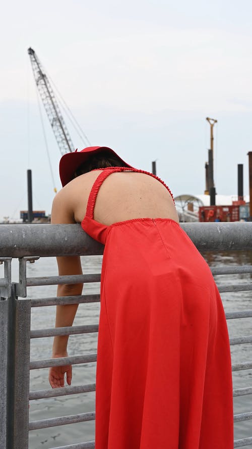 有关倚, 垂直视频, 太阳帽的免费素材视频