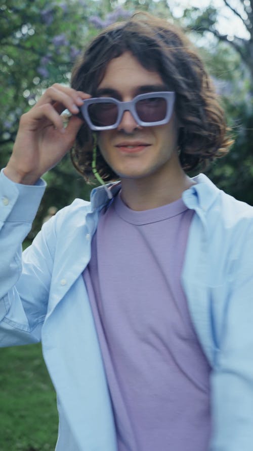 有关人, 垂直视频, 墨镜的免费素材视频