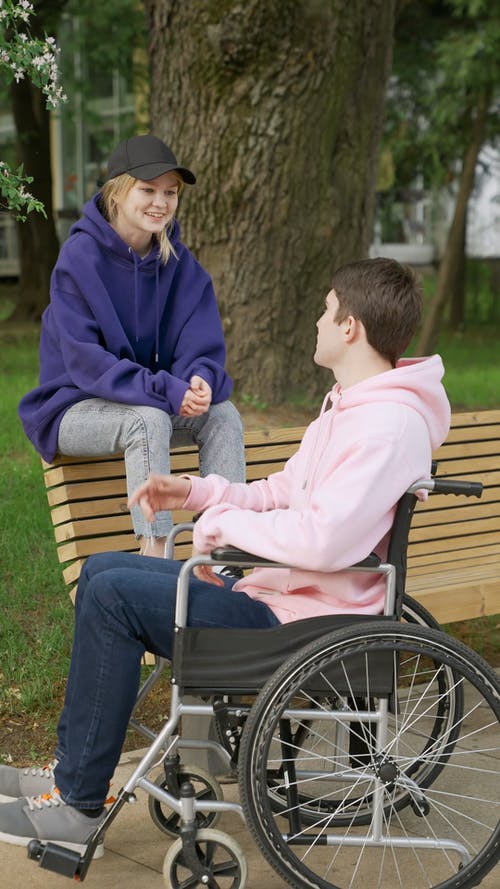 有关一对, 人, 公园的免费素材视频