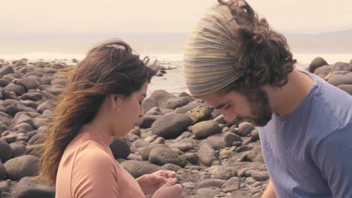 有关一对, 人, 在海边的免费素材视频