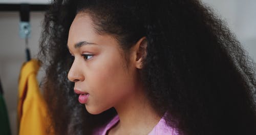 有关个人造型师, 人, 侧面图的免费素材视频