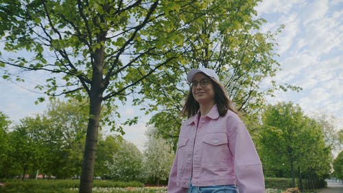 有关夹克, 女孩, 帽子的免费素材视频