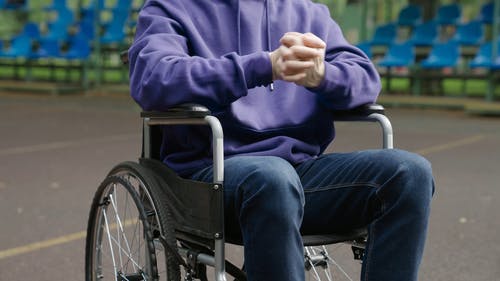 有关伸展, 坐, 手的免费素材视频