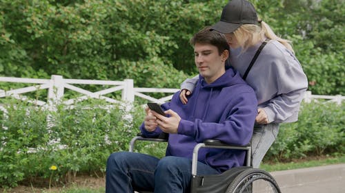 有关3C用品, 一对, 人的免费素材视频