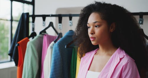 有关个人造型师, 人, 侧面图的免费素材视频