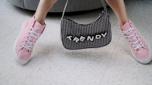 有关休闲, 信, 单肩包的免费素材视频