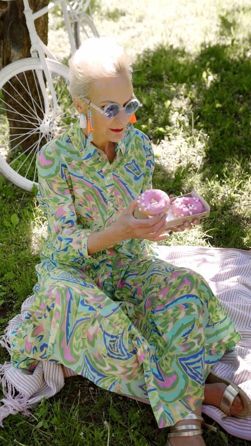 有关垂直视频, 墨镜, 女人的免费素材视频