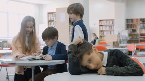 有关不快乐, 伤心, 儿童的免费素材视频