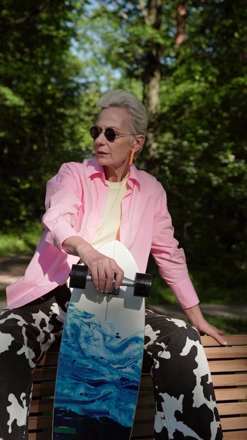 有关人, 便士板, 坐的免费素材视频