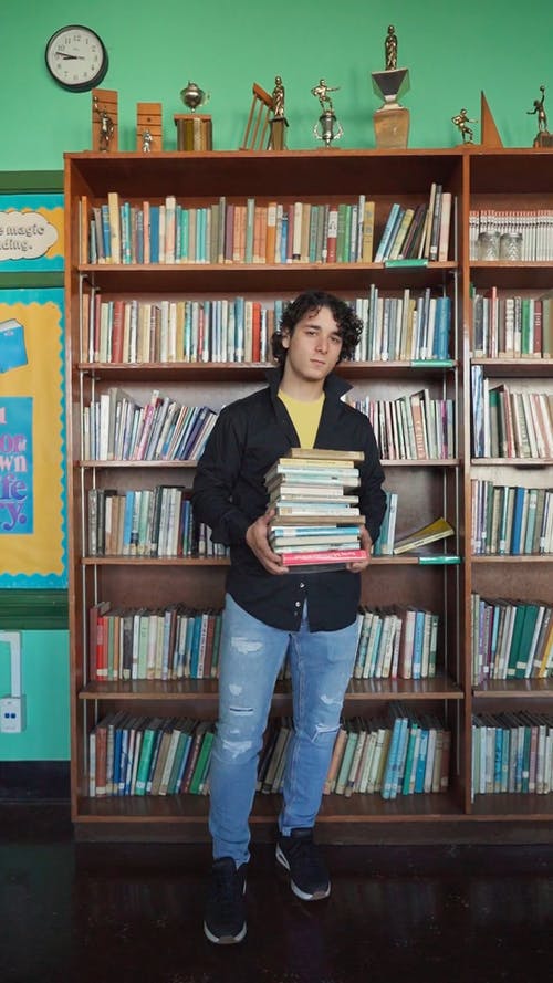 有关图书, 图书馆, 垂直视频的免费素材视频