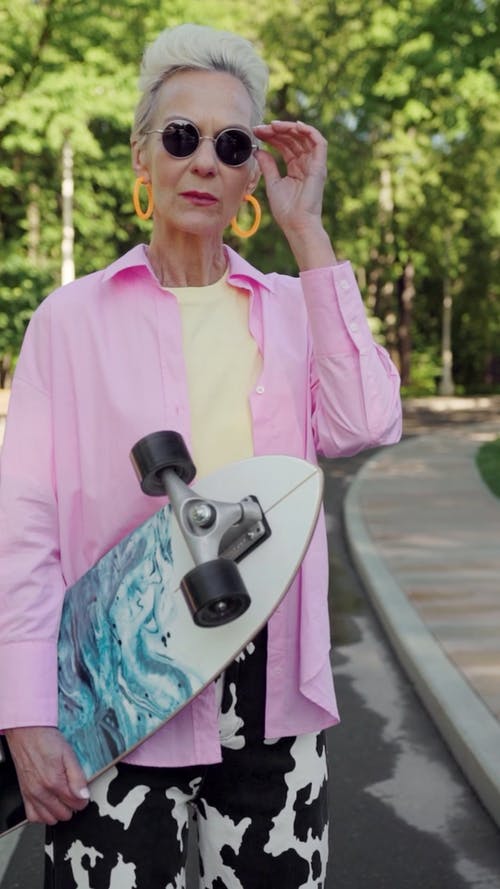 有关人, 垂直视频, 墨镜的免费素材视频