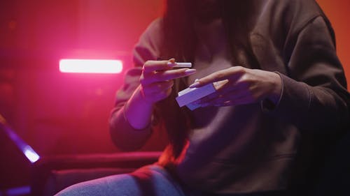 有关副, 女人, 握住的免费素材视频