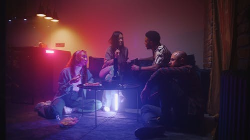 有关一起, 吃, 啤酒的免费素材视频