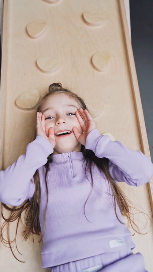 有关偷看一个嘘声, 儿童, 可爱的免费素材视频