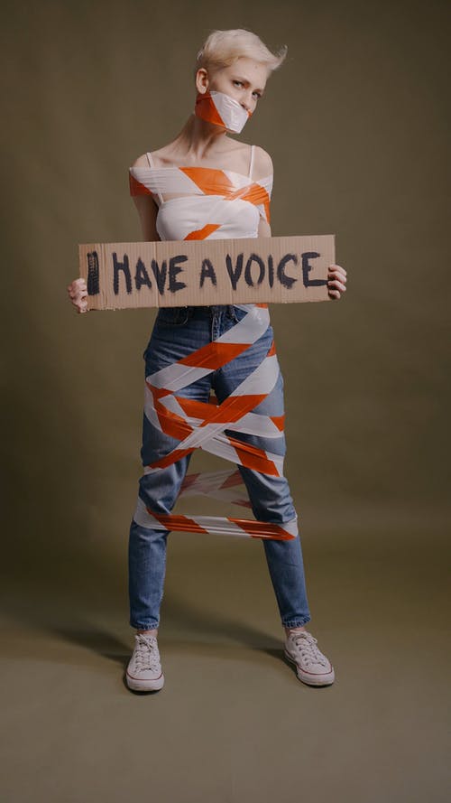 有关垂直视频, 女人, 我没有声音的免费素材视频