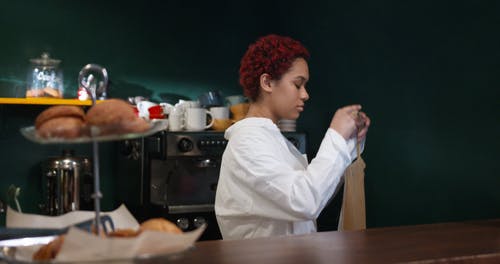 有关人, 咖啡师, 咖啡店的免费素材视频