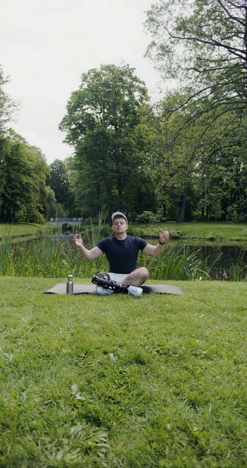 有关假腿, 健康的生活型态, 印度人坐的免费素材视频