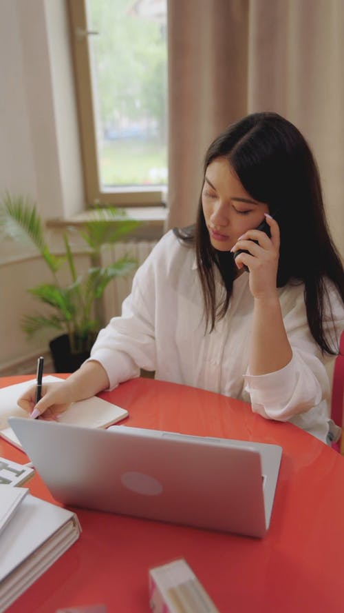 有关享受, 创意办公室, 垂直视频的免费素材视频