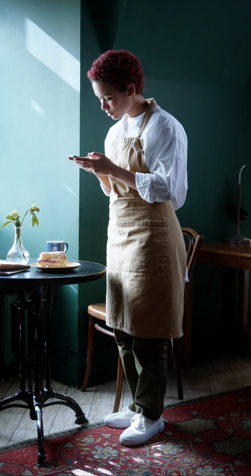 有关咖啡店, 垂直视频, 女人的免费素材视频